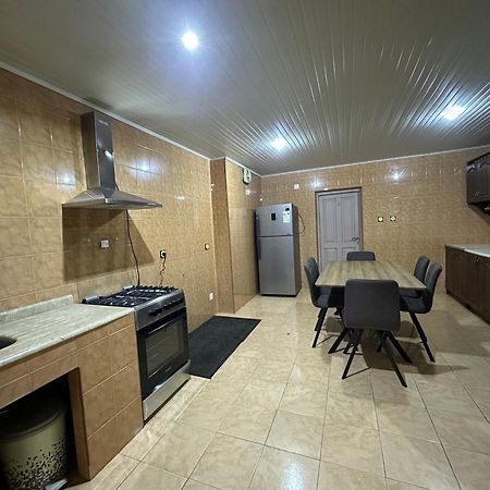 Linda Guest House バトゥーミ エクステリア 写真
