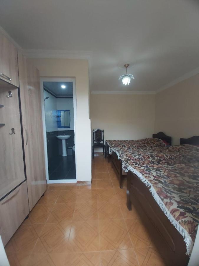 Linda Guest House バトゥーミ エクステリア 写真