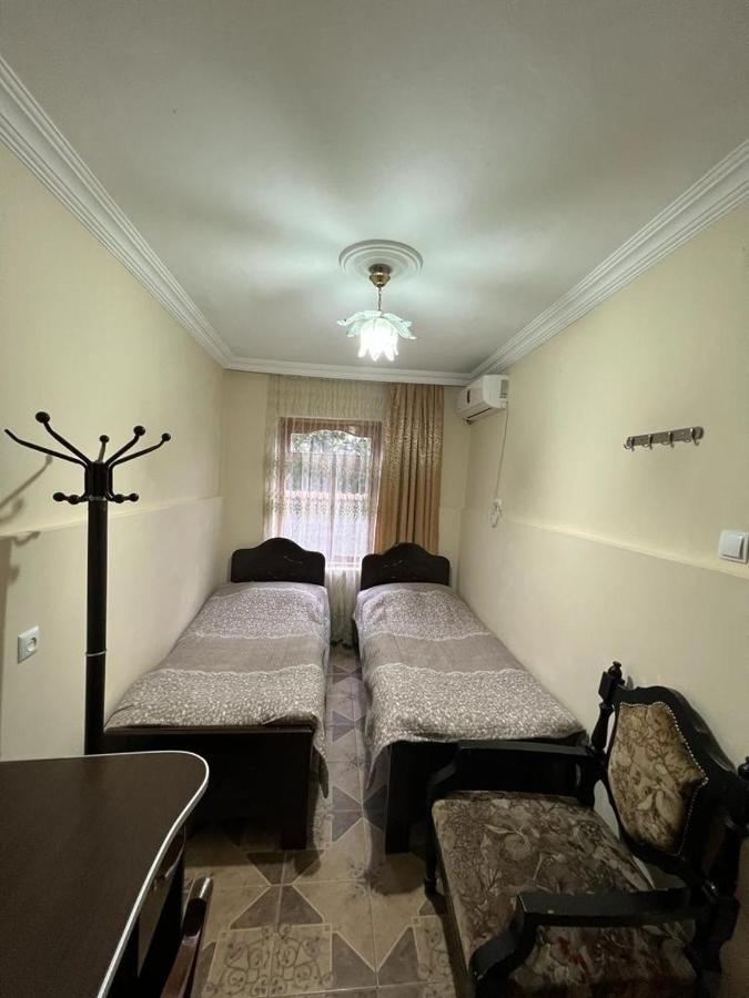 Linda Guest House バトゥーミ エクステリア 写真